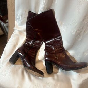 Kenneth Cole Elegant Burgundy Leather Boots